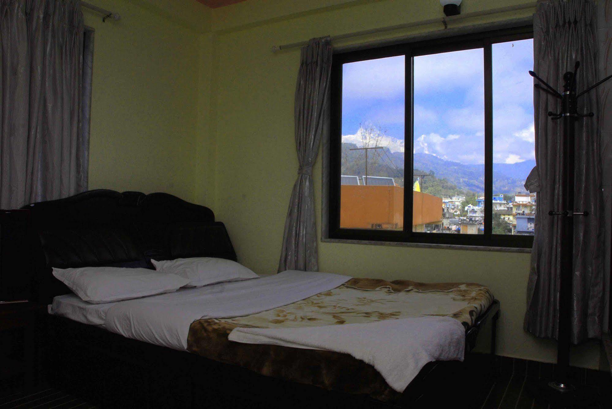 Hotel Glory Garden Pokhara Buitenkant foto